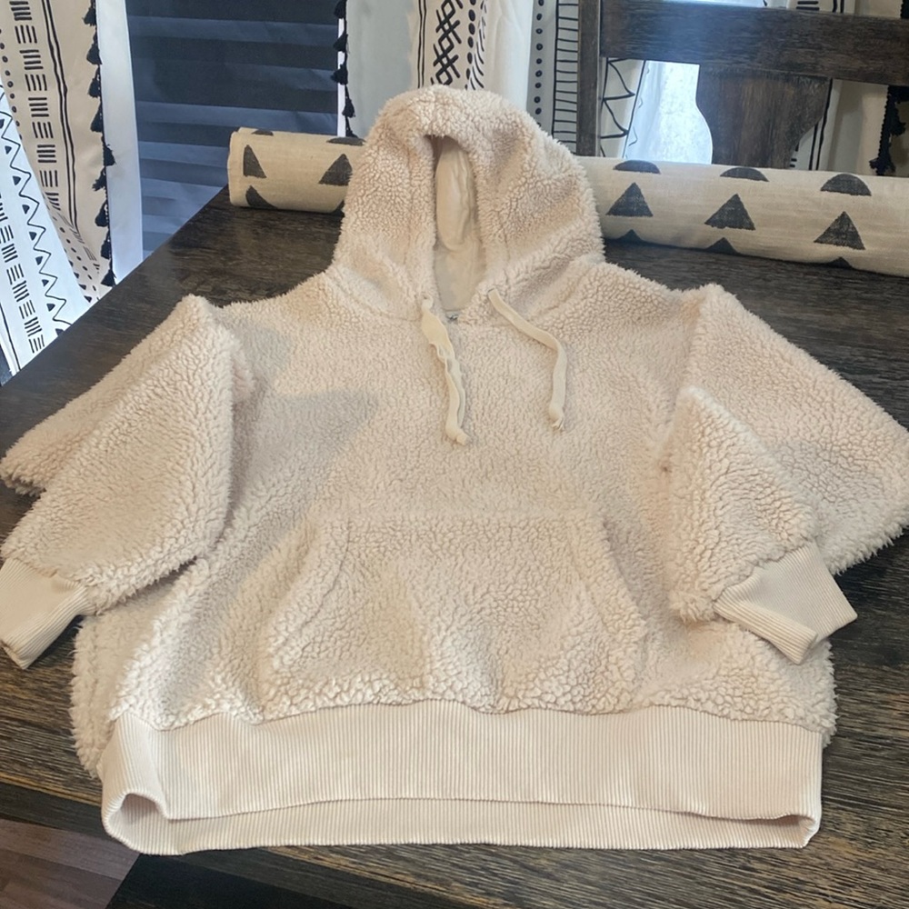 AMERICAN EAGLE cream colored fleece hoodie Size Large Women’s